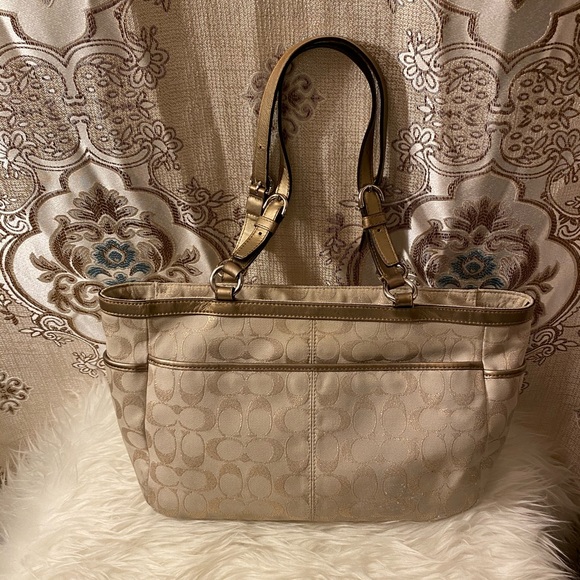 Preloved coach shoulder bag - Picture 2 of 5